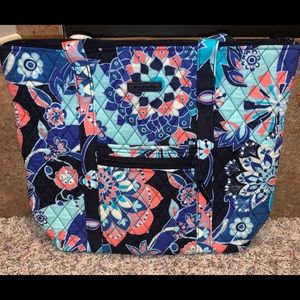 Vera Bradley -Small Vera Tote - Lotus Flower Swirl